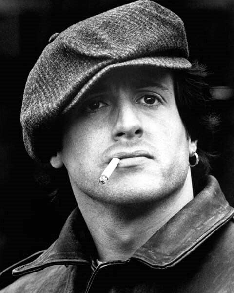 Sylvester Stallone cigareta u ustima nosi kapu sa Rocky 3 5x7 inch photo