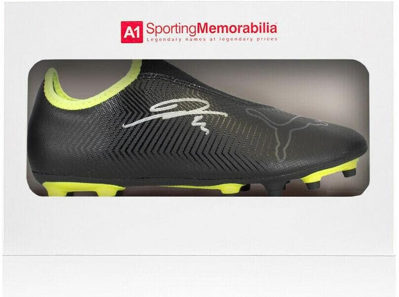 Pierre-Emerick Aubameyang potpisao fudbalski čizmu - Puma, crna - poklon kutija - autogramirani fudbali