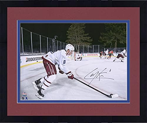 Uokvireni Cale Makar Colorado lavina autogramirana 16 x 20 na otvorenom na Lake Tahoe fotografiji - autogramirane NHL fotografije